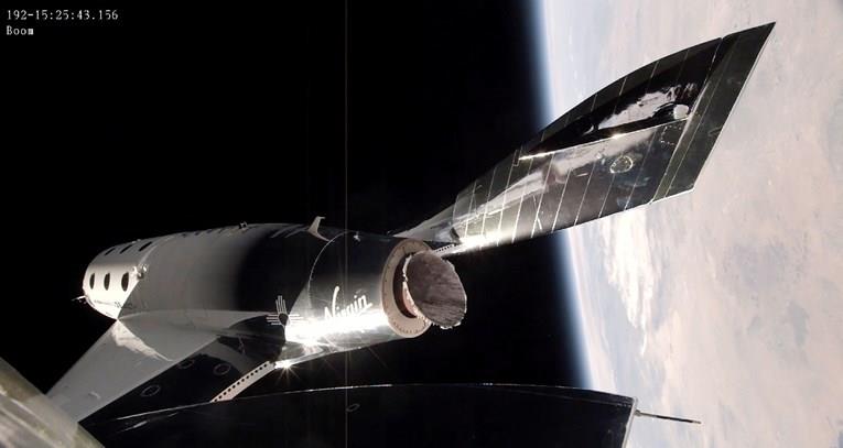 Virgin Galactic продава билети за лет во вселената за 450.000 долари 