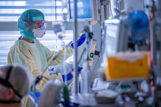Србија: 584 нови случаи на Ковид-19, починале две лица