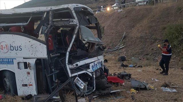 Се преврте автобус во Турција, најмалку 15 загинати 