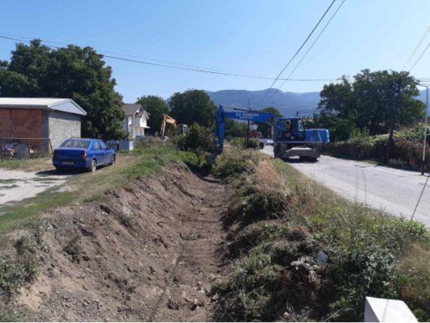 Се расчистува коритото на реката Сушица во Охрид