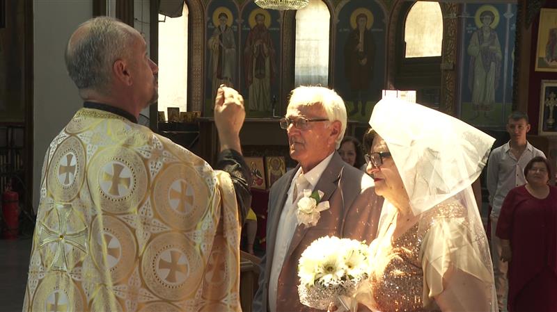 Брачната двојка Боро и Душанка Лешкоски прослави златна свадба