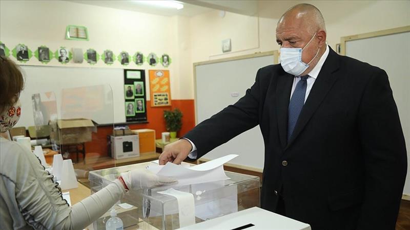 Анкета во Бугарија: Рејтингот на Борисов се зголемува, на Трифонов паѓа