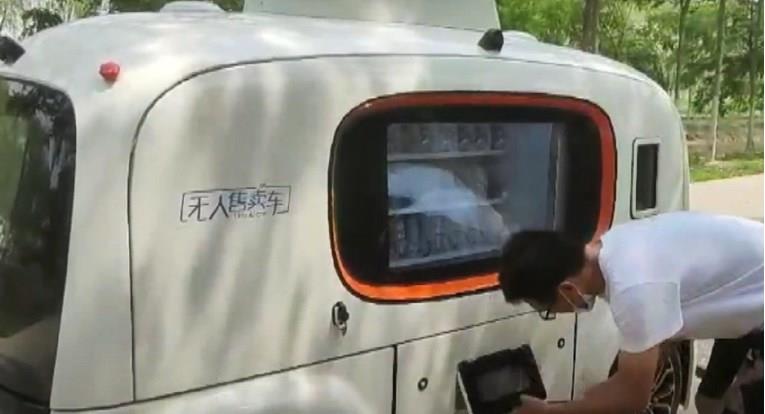 Во Кина се појавија автономни мобилни продавници без возач (ВИДЕО)