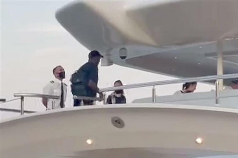 Видео: Јахтата на Мајкл Џордан