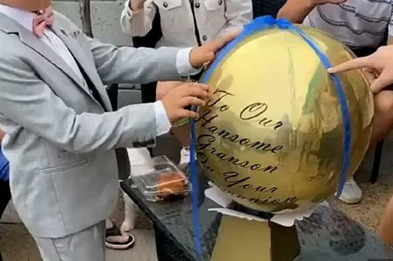 Момче добило пари на подарок, но во истиот момент исчезнале (ФОТО)
