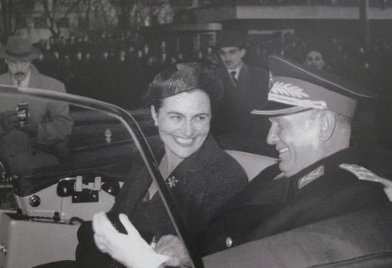 Јованка остави 676 фустани, 100 пара чевли, 85 пара ракавици и едно парче кое сите ги изненади