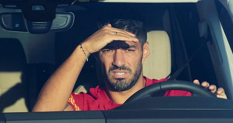 Суарез: Во Барселона има војна 
