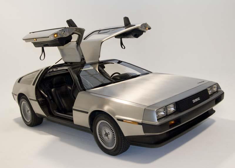 Се врати најпознатиот филмски автомобил- прва снимка од фабриката на DeLorean (ВИДЕО)