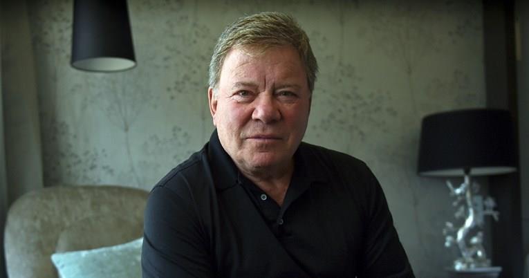 Актерот Вилијам Шатнер на 90 години ќе лета во вселената 