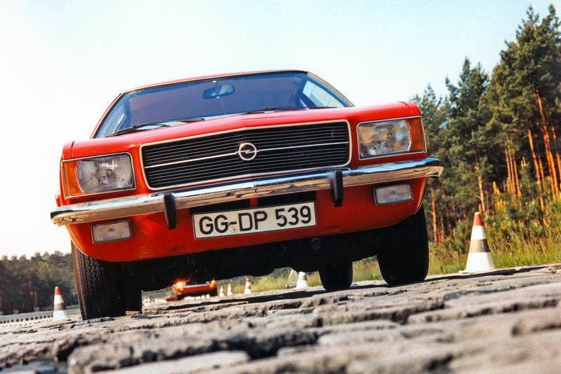Opel Rekord D: Милионерот од Rüsselsheim слави 50 години