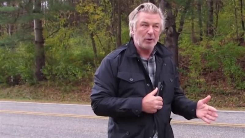 Алек Болдвин прв пат во јавноста по убиството на снимањето на филм