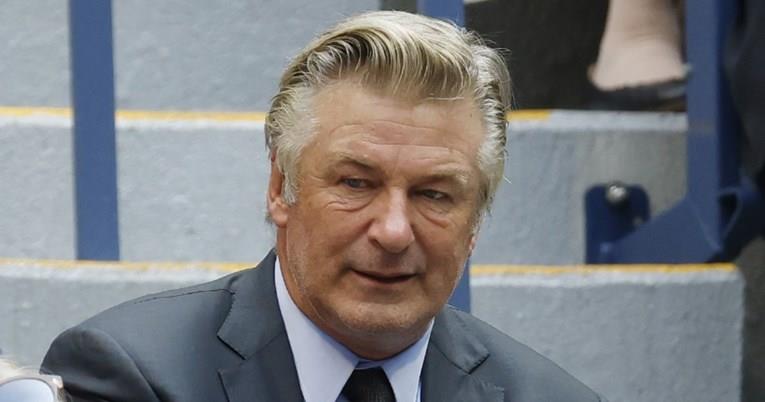 Алек Болдвин: На сетот на секој филм, на кој што се користи оружје, треба да има полицаец 