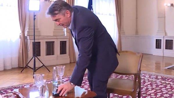 Комшиќ си замина среде интервју, лут поради Сребреница (ВИДЕО)