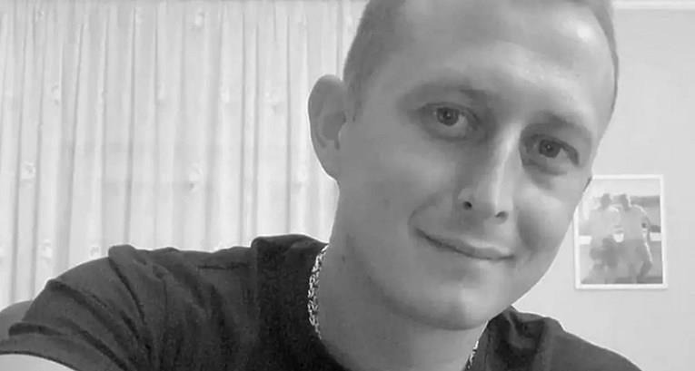 Српски фудбалер (30) доживеал срцев удар на тренинг и починал на пат кон болница 