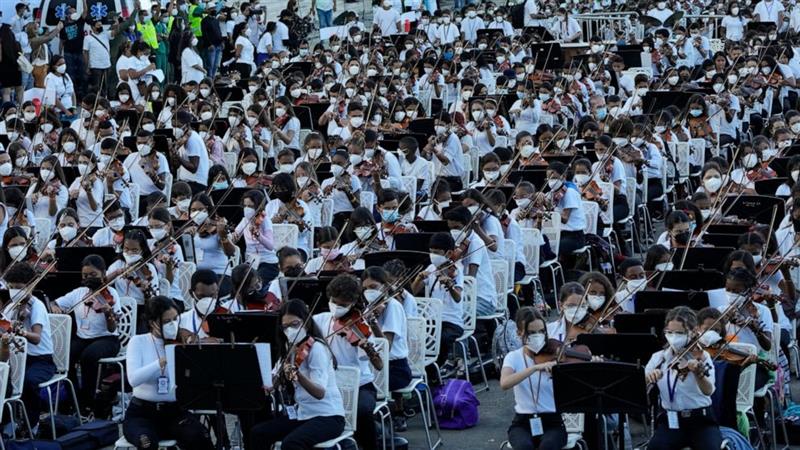 12.000 музичари во Венецуела поставија Гинисов рекорд со „Словенскиот марш“ (ВИДЕО)