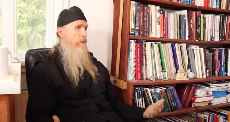 Српски свештеник стана хит на Твитер со советот за измамените жени: Дотерај се, сестро (ВИДЕО)