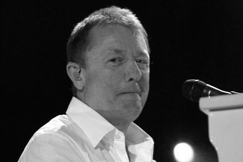 Почина познат британски музичар: Болката е цената што ја плаќаме за љубовта