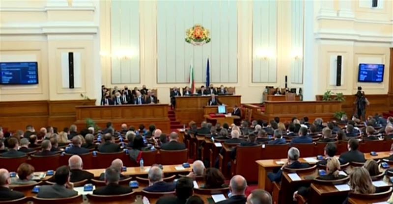 Петков наместо Радев ќе оди во Брисел за да го каже своето прво „не“ за Македонија