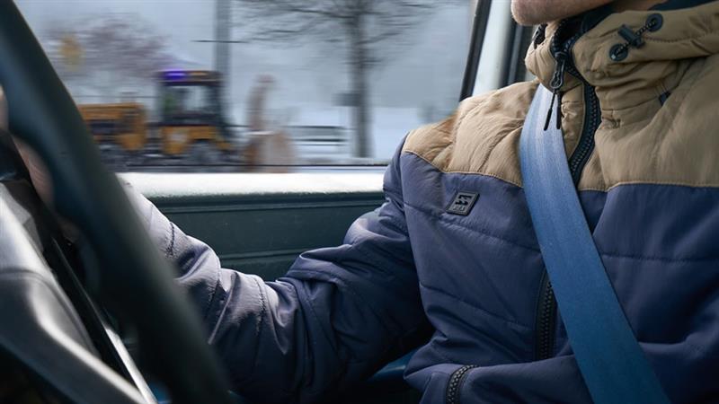 Во Шпанија казна од 200 евра за возење во зимска јакна