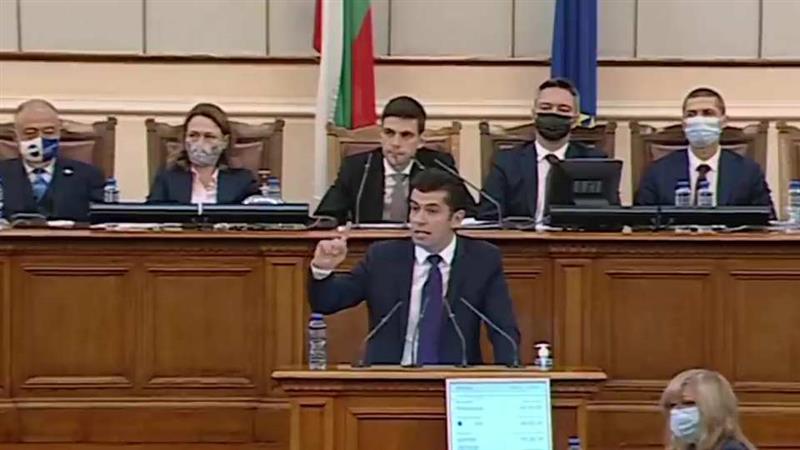 Скандал ја тресе бугарската влада - агенти на тајните служби во кабинетот на Генчовска
