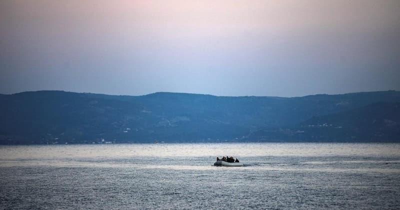 Најмалку 16 мигранти загинаа во бродолом во Грција, меѓу кои и едно дете