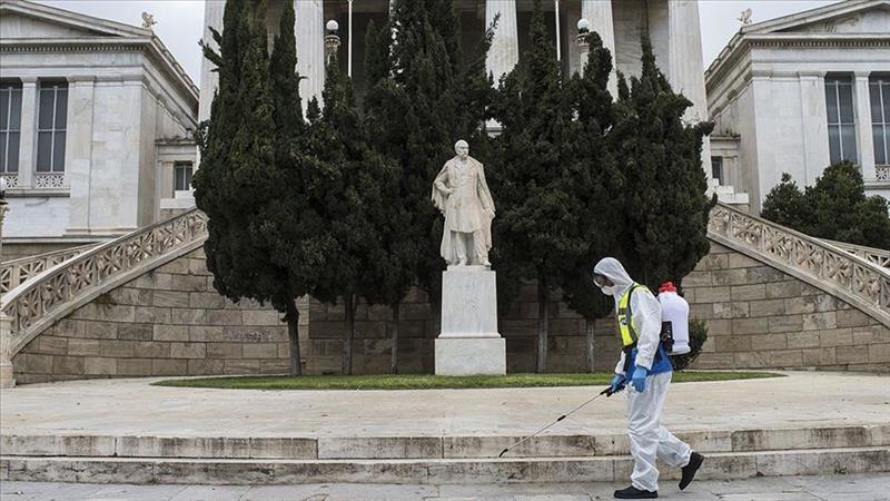 Грција воведува строги мерки по црниот ковид рекорд 