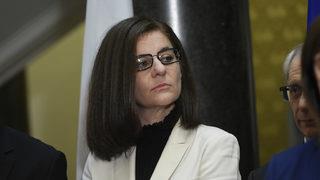 Новата шефица на бугарската дипломатија Генчовска позитивна на ковид