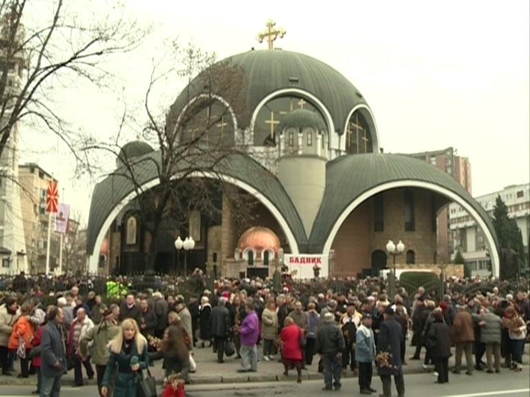 Бадник пред Соборниот храм во Скопје 