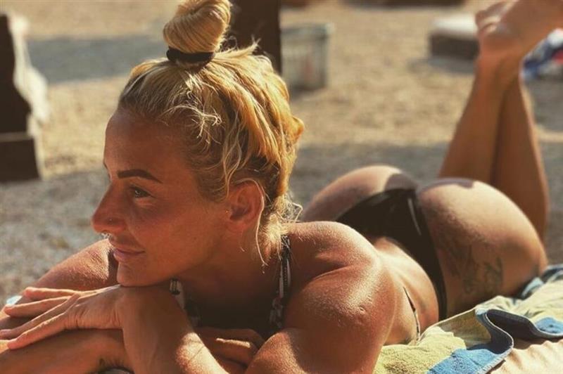Фото: Српска кошаркарка во бикини го повикува летото!!