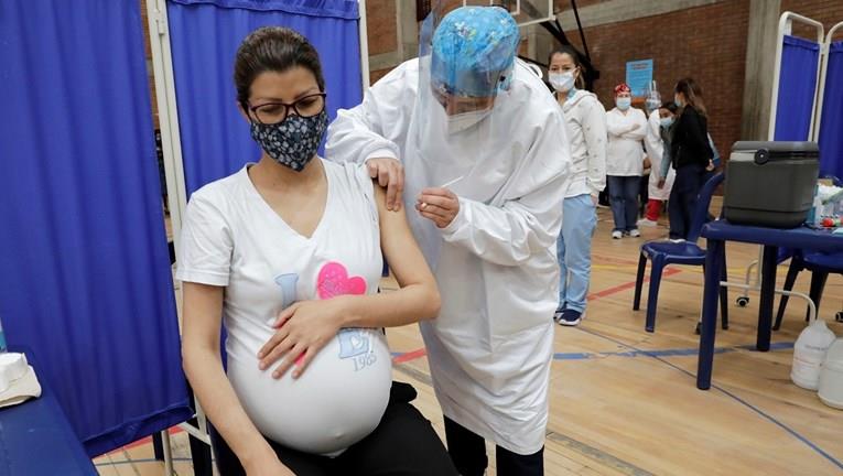 ЕМА: mRNA вакцините против корона не се штетни за бремените жени 