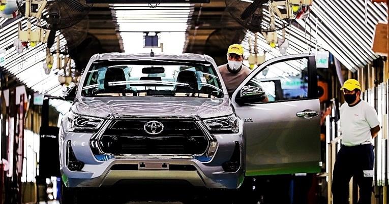 Тојота ќе обновува користени автомобили и ќе ги враќа во продажба 