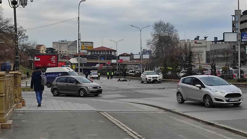 Пешак прегазен пред мостот „Гоце Делчев“ во Скопје
