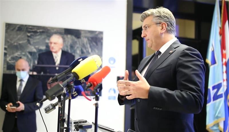 Пленковиќ и се извини на Украина поради изјавата на Милановиќ