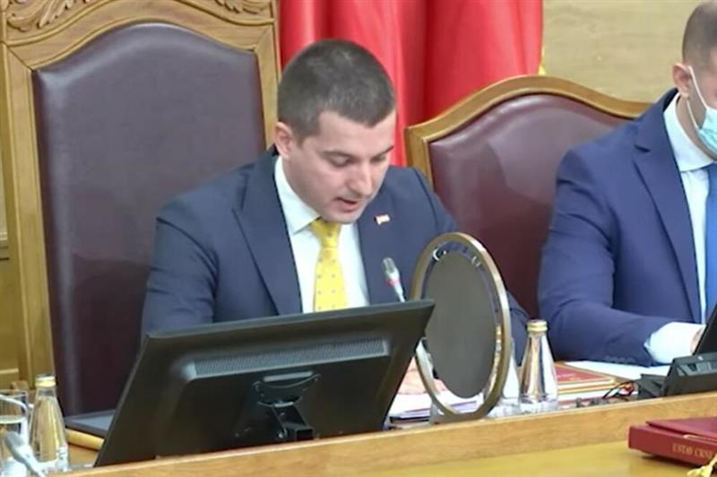 Изгласана е недоверба на црногорската Влада- против Кривокапиќ гласале 43 пратеници 