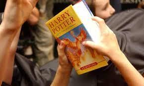 Во САД запалени копии од книги за Хари Потер и Самрак 