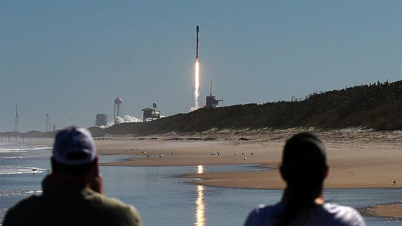 SpaceX загуби 40 сателити во соларна бура на 210 километри над Земјата 