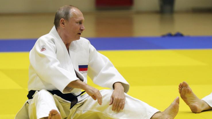 Меѓународната џудо федерација му изрече суспензија на Владимир Путин