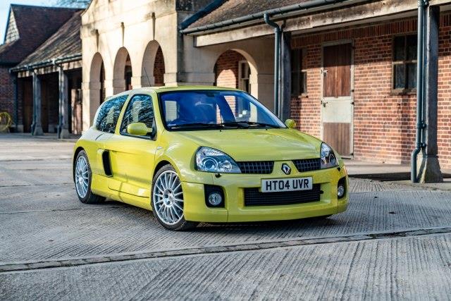 Фото: „Renault Clio“ од 2004 продадено за 100.000 евра