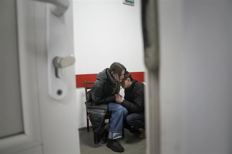Осумнаесет месечно бебе загина во бомбардирањето на Мариупол (ФОТО)