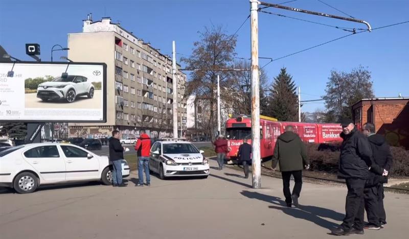 Во трамвај во Сараево е пронајдена бомба, била на седиштето