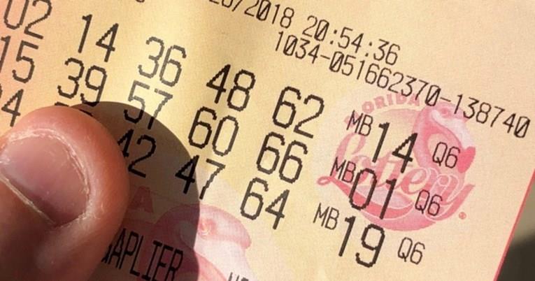 Купил грепка додека ја чекал сопругата во тоалет и го добил џек-потот од 200.000 долари