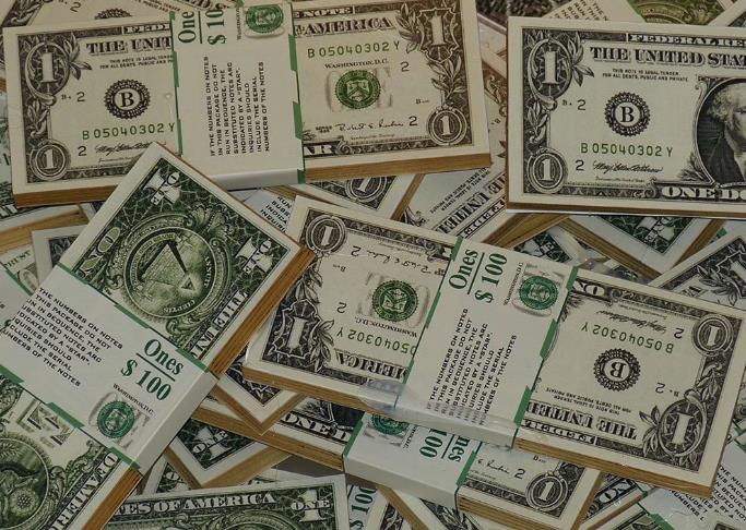 Додека ја чекал сопругата да оди во тоалет, купил грeпка и освоил 200.000 долари