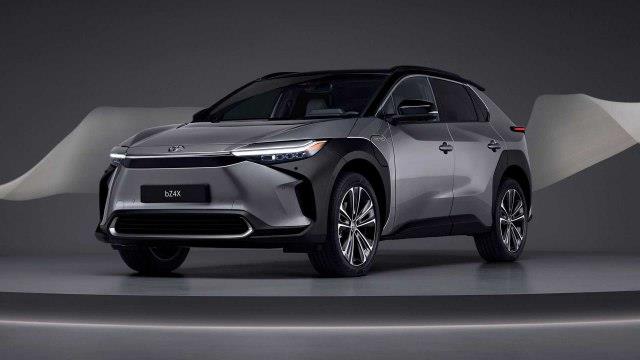 Фото: Пристигна електричната „Toyota bZ4X“ со автономија од над 500 км