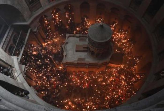 Велигденска миса во базиликата во Ерусалим