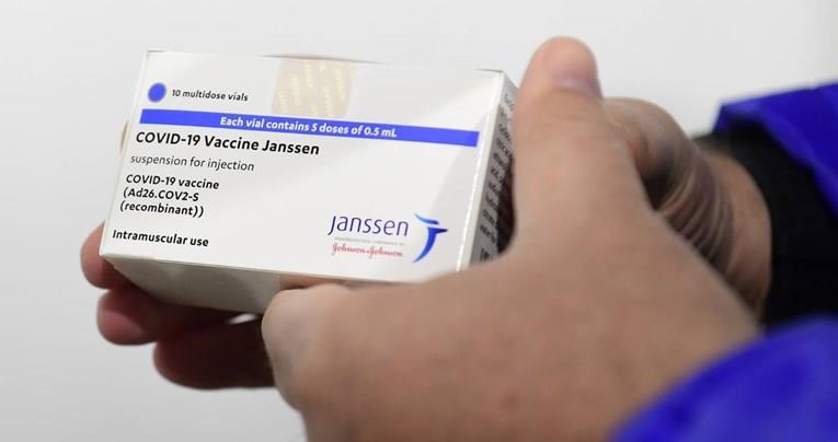 Johnson & Johnson очекувале голем профит од вакцините, а сега ги повлекоа прогнозите 