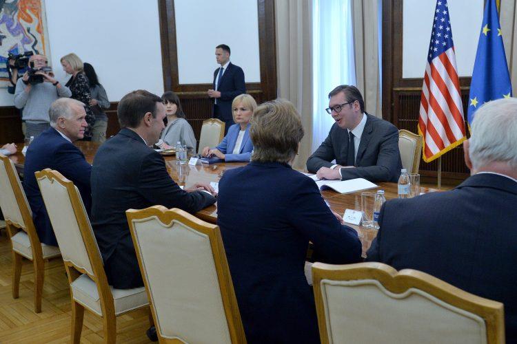САД со предупредување до Вучиќ поради политиката кон Русија 