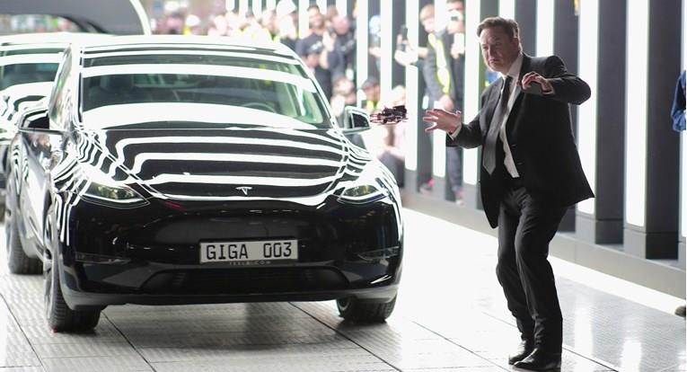 Маск ја подигна цената на автомобилите, приходите на Тесла пораснаа за 81%