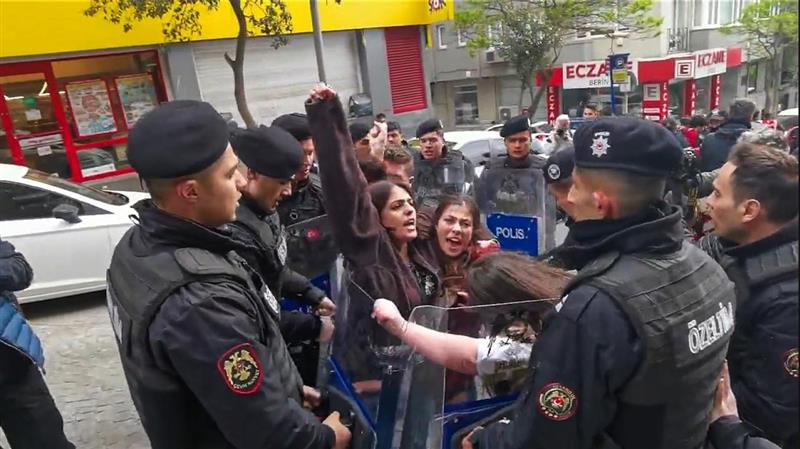 Над 160 уапсени на Првомајските протести во Истанбул (ВИДЕО)