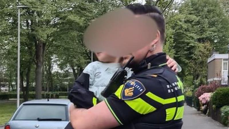 Холандската полиција уапси 4- годишно дете- го украло автомобилот на мајка му