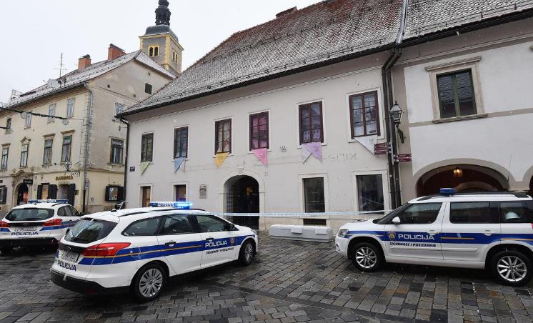 Македонец со нож избодел пет лица во Хрватска